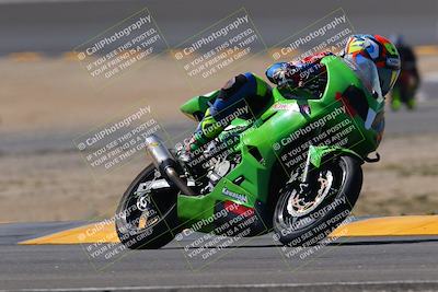 media/Oct-08-2022-SoCal Trackdays (Sat) [[1fc3beec89]]/Turn 14 (1050am)/